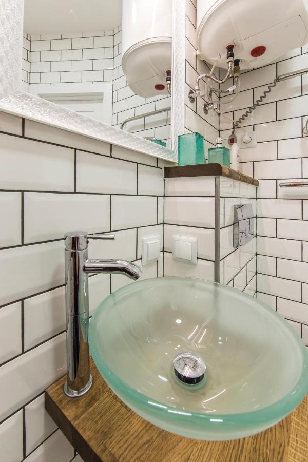 Kyiv Quiet Loft Apartment ภายนอก รูปภาพ